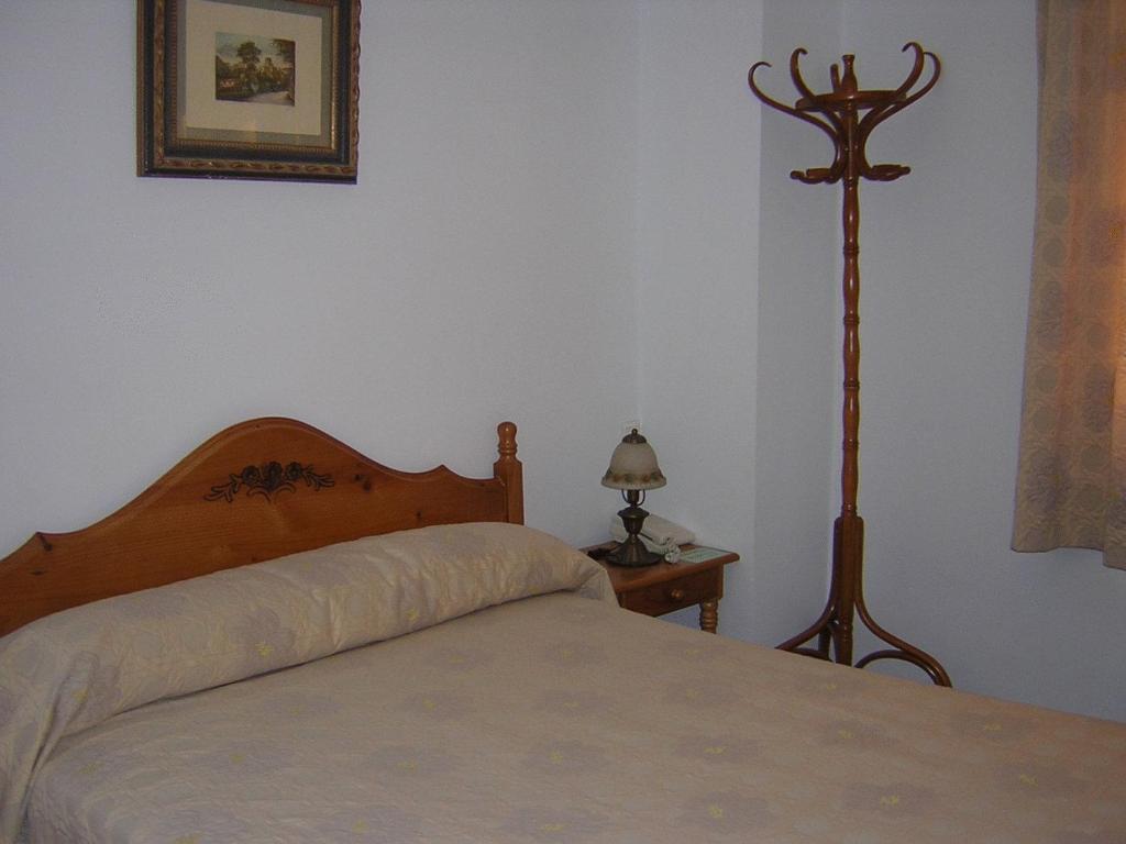 Hostal Restaurante La Muralla Canete  Bilik gambar